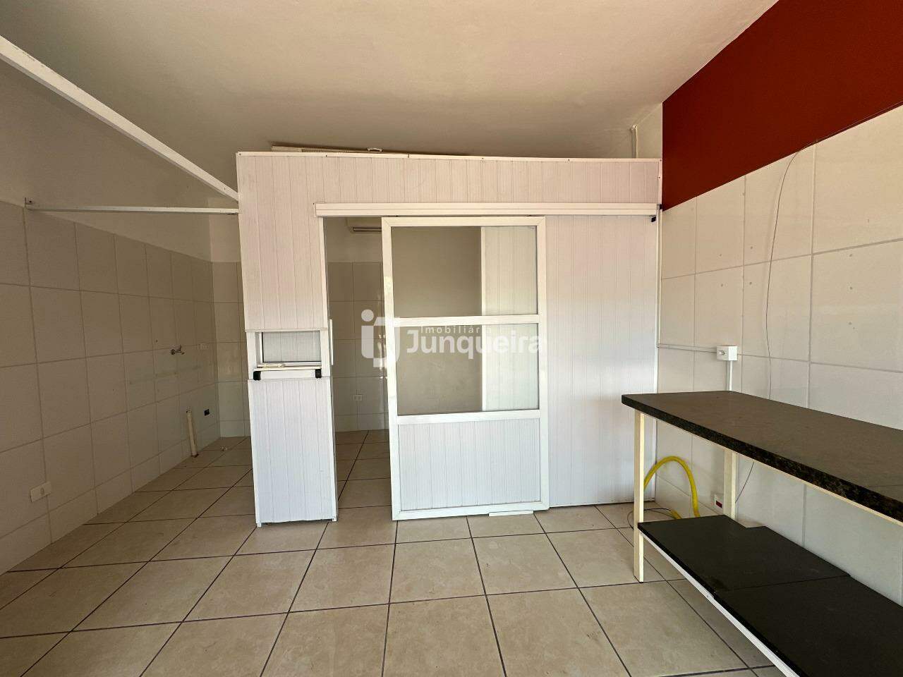 Sala Comercial para alugar, no bairro Vila Rezende em Piracicaba - SP