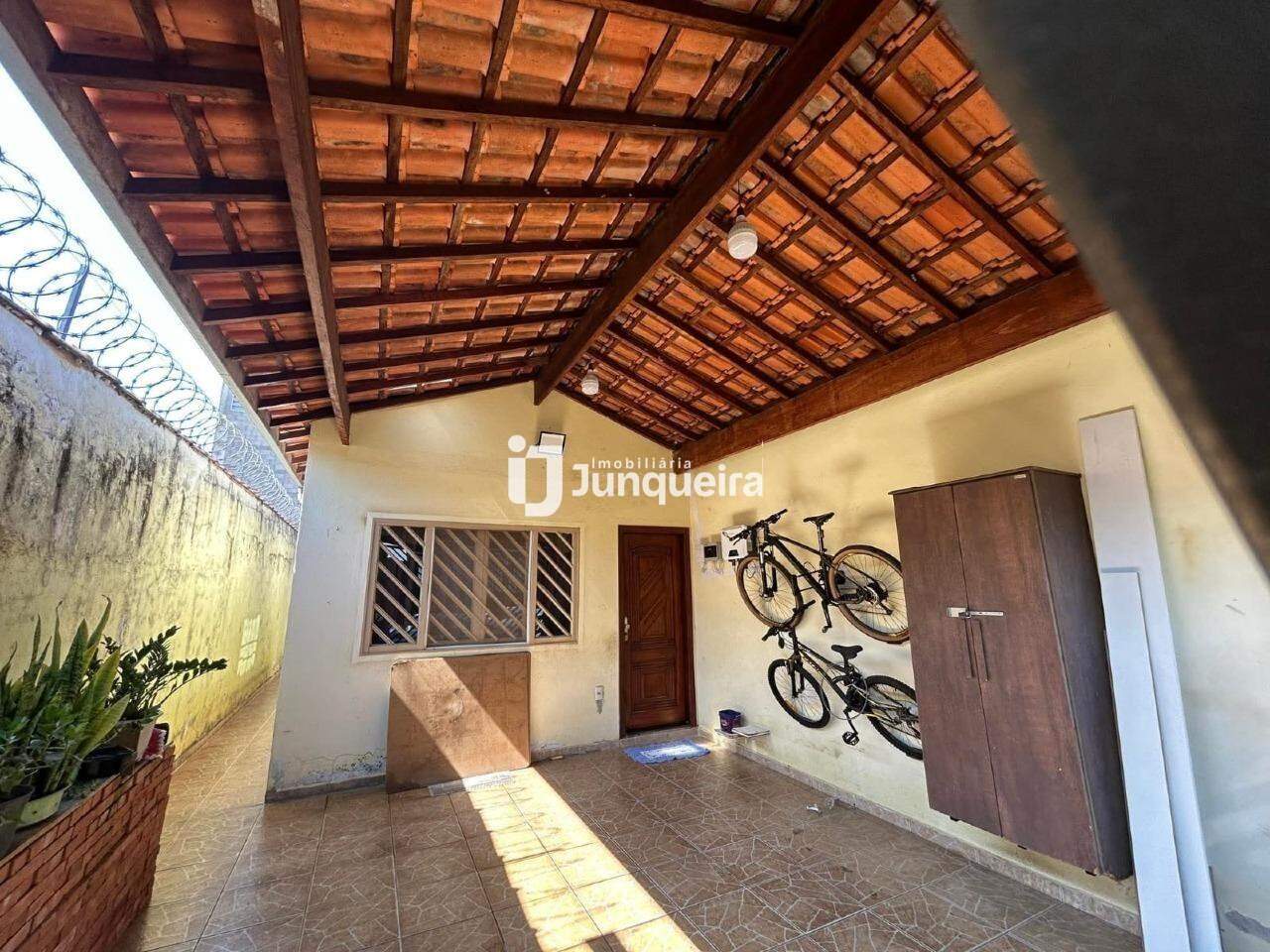 Casa à venda, 2 quartos, 2 vagas, no bairro Higienópolis em Piracicaba - SP