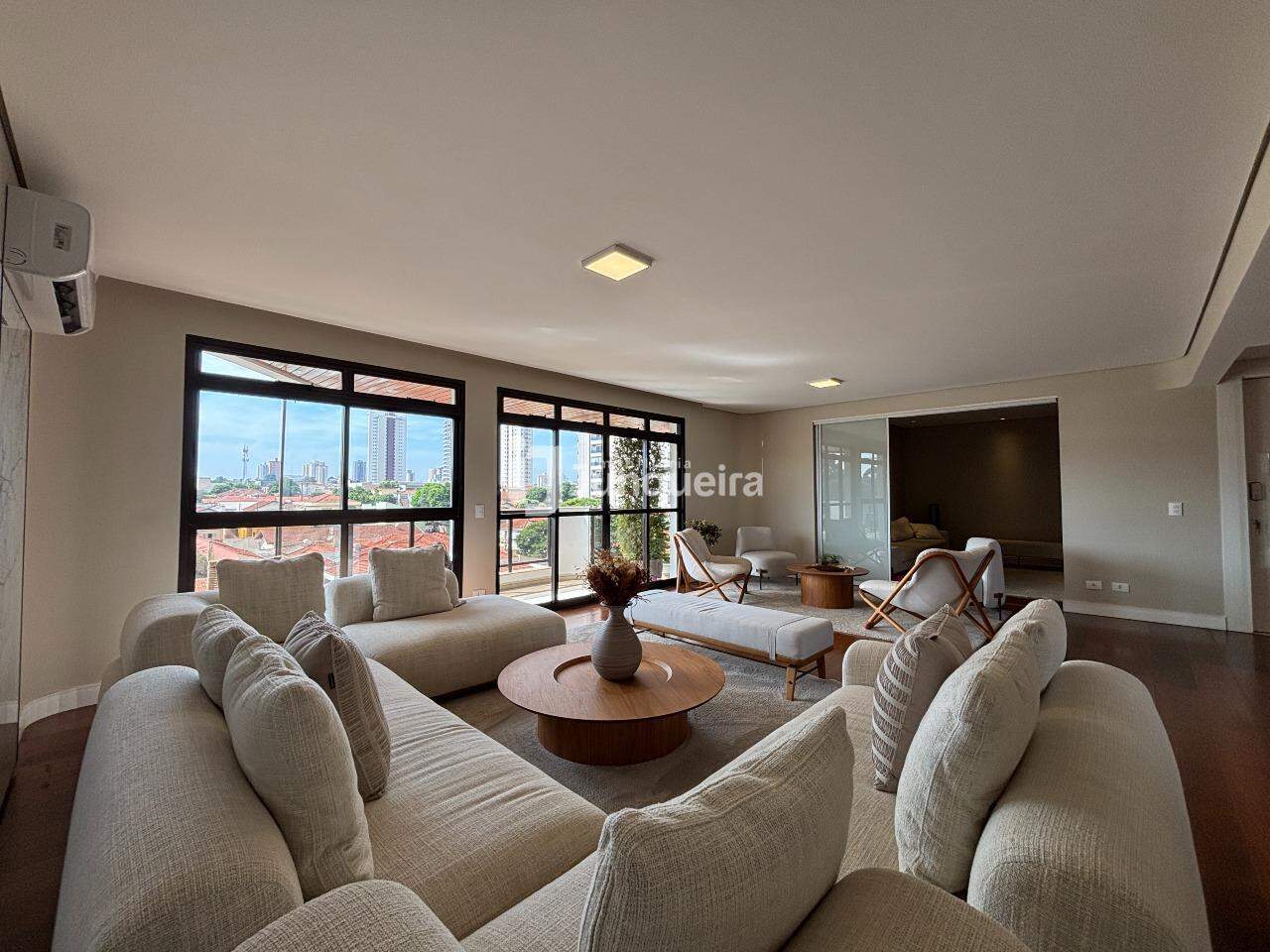 Apartamento à venda no Edifício Mônaco, 3 quartos, sendo 3 suítes, 3 vagas, no bairro São Dimas em Piracicaba - SP