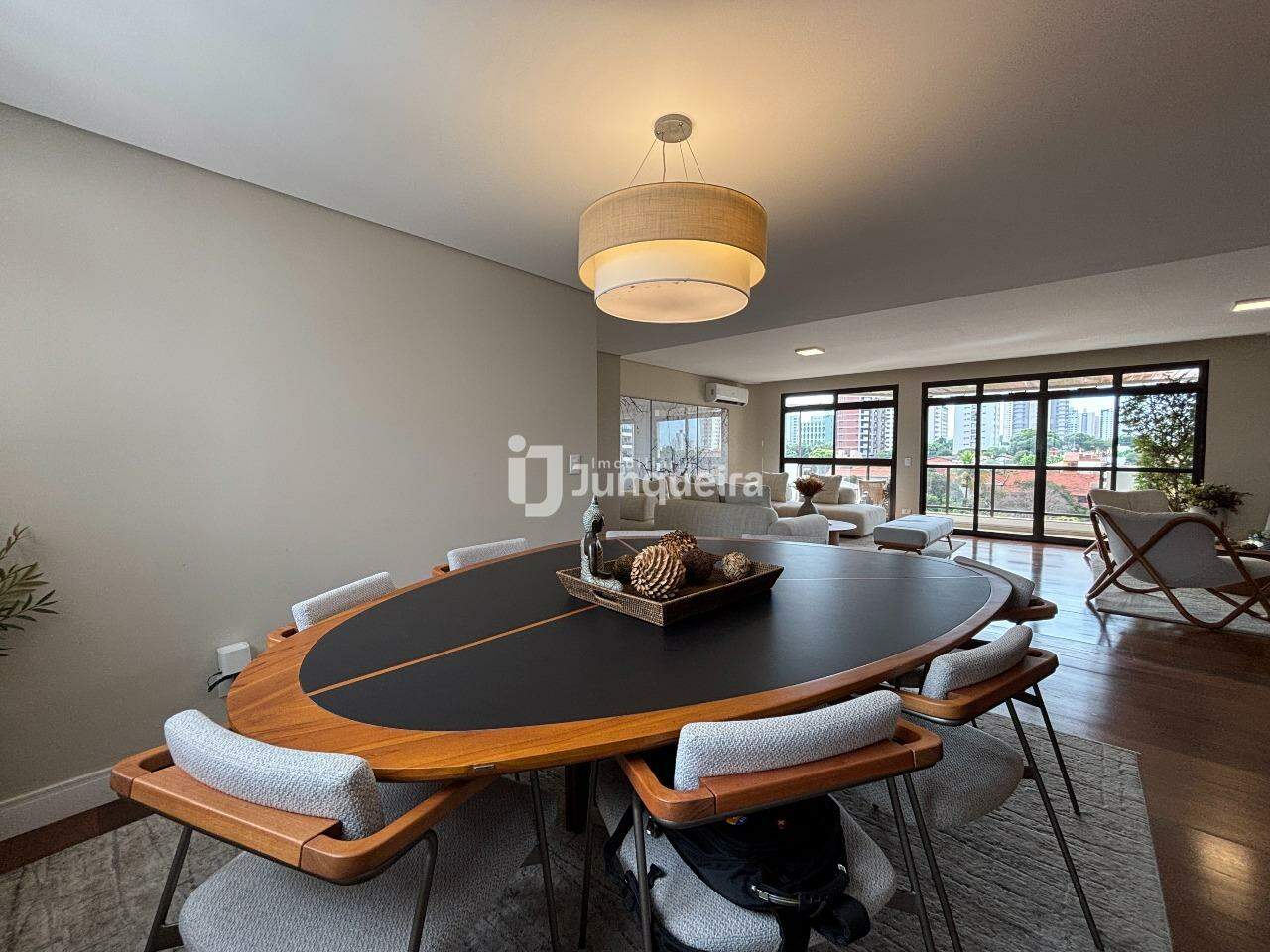 Apartamento à venda no Edifício Mônaco, 3 quartos, sendo 3 suítes, 3 vagas, no bairro São Dimas em Piracicaba - SP