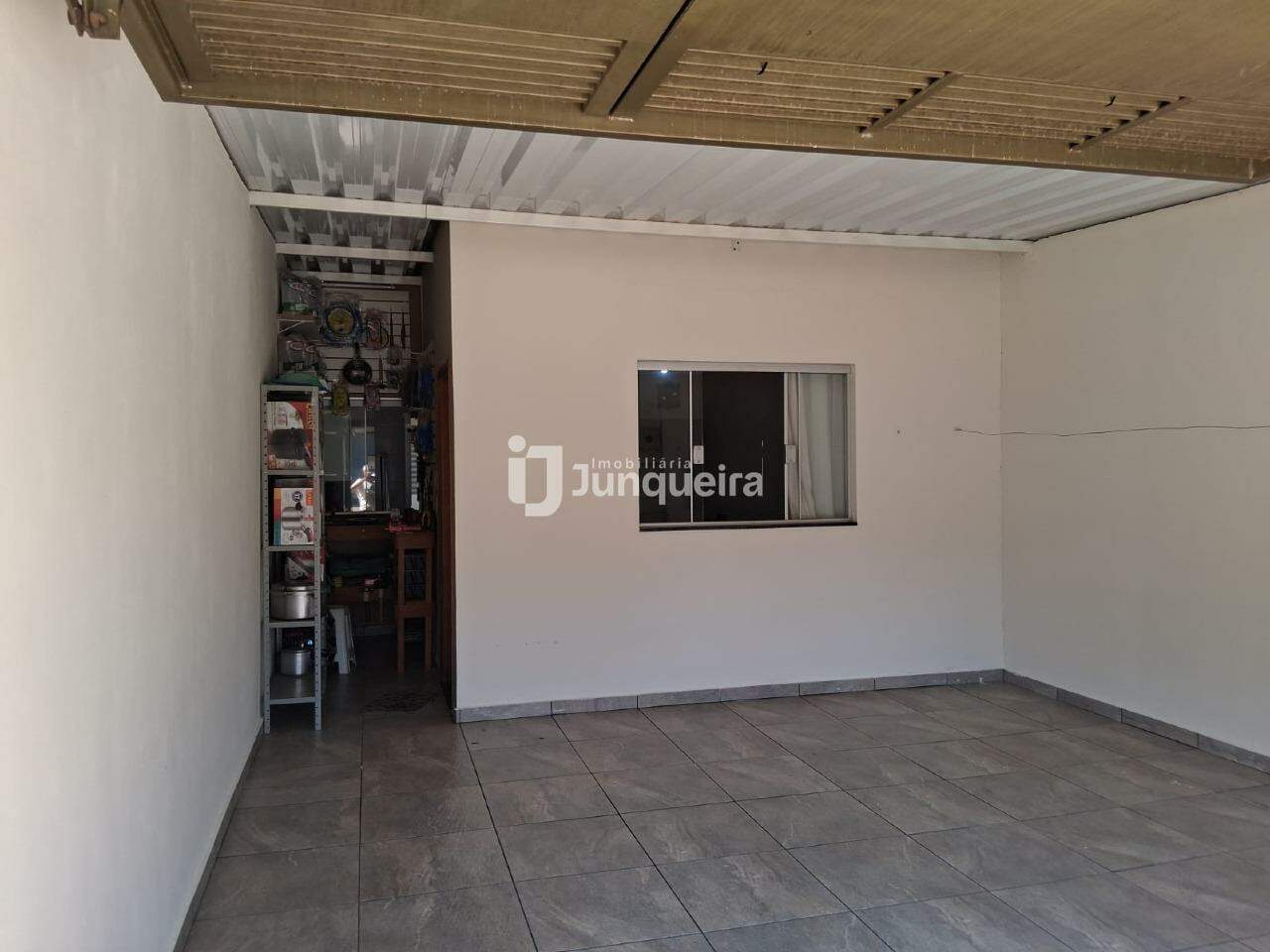 Casa à venda, 2 quartos, 2 vagas, no bairro Jardim Dona Antonieta em Rio das Pedras - SP