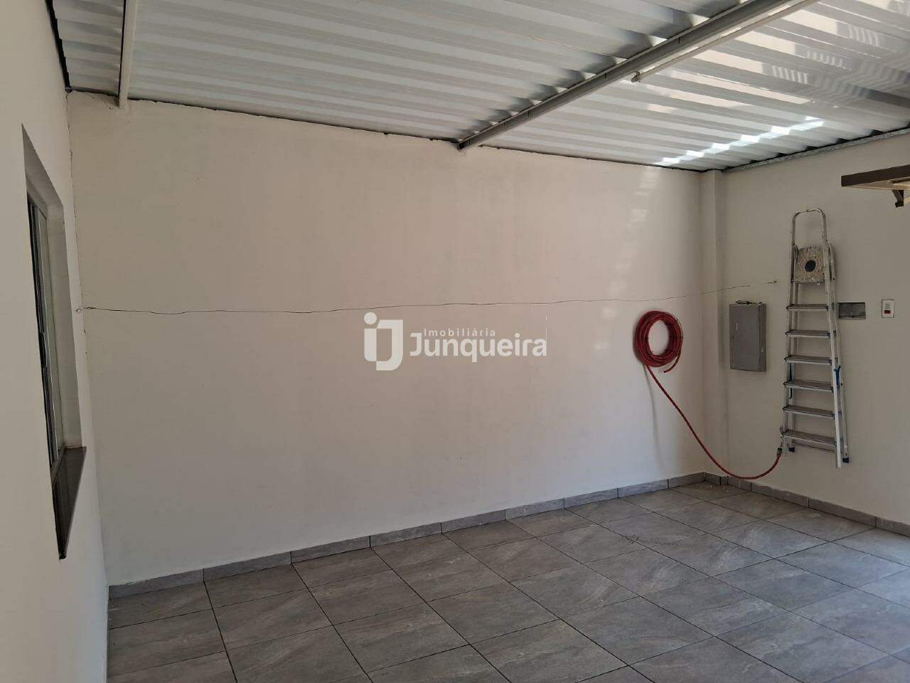 Casa à venda, 2 quartos, 2 vagas, no bairro Jardim Dona Antonieta em Rio das Pedras - SP