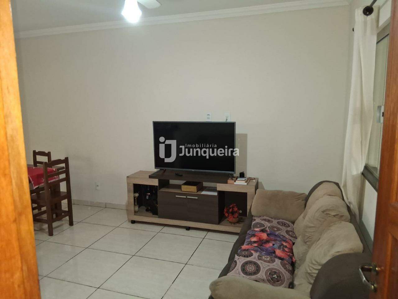 Casa à venda, 2 quartos, 2 vagas, no bairro Jardim Dona Antonieta em Rio das Pedras - SP