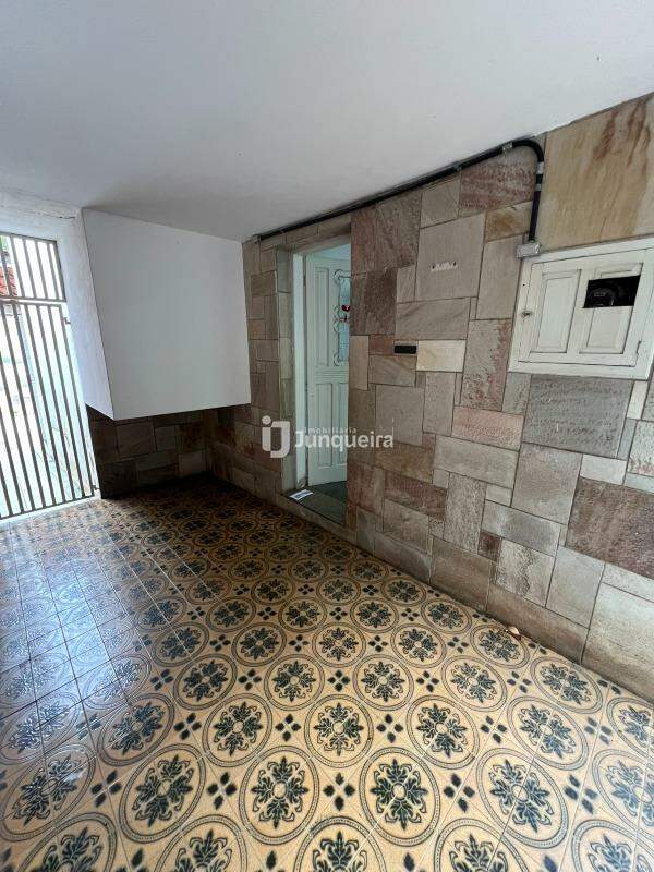Casa para alugar, 2 quartos, 1 vaga, no bairro Centro em Piracicaba - SP