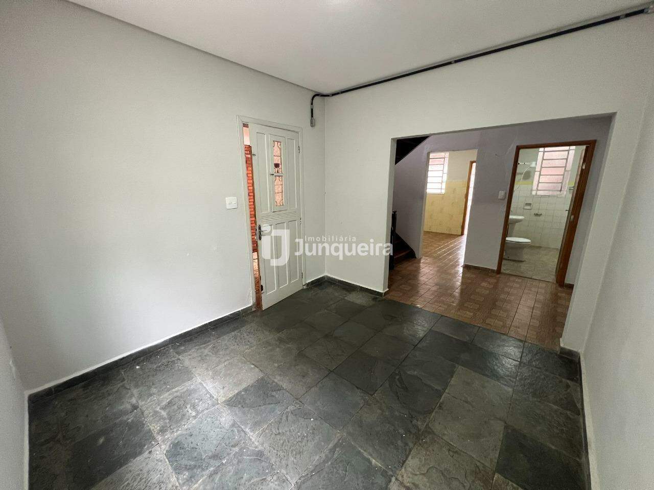 Casa para alugar, 2 quartos, 1 vaga, no bairro Centro em Piracicaba - SP