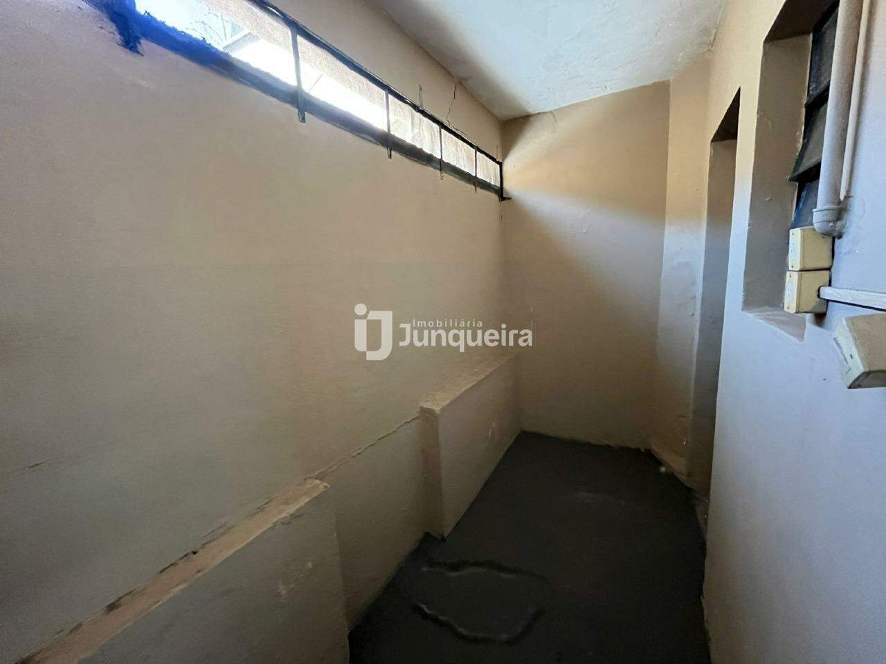 Salão para alugar, no bairro Cidade Alta em Piracicaba - SP