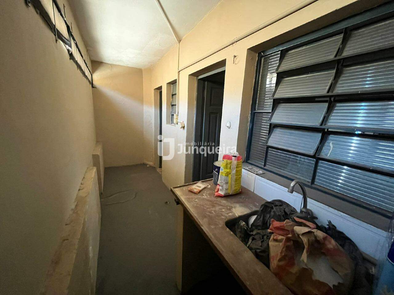 Salão para alugar, no bairro Cidade Alta em Piracicaba - SP