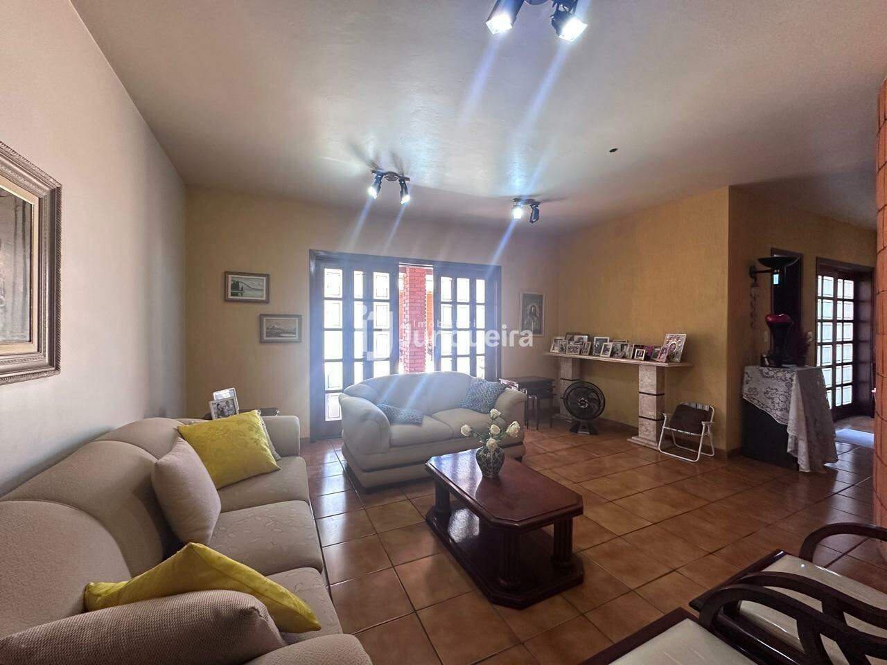 Casa à venda, 4 quartos, sendo 1 suíte, 4 vagas, no bairro Alemães em Piracicaba - SP