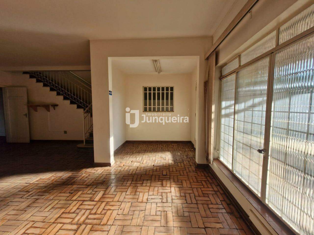 Casa Comercial à venda, 3 quartos, sendo 1 suíte, 1 vaga, no bairro Centro em Piracicaba - SP