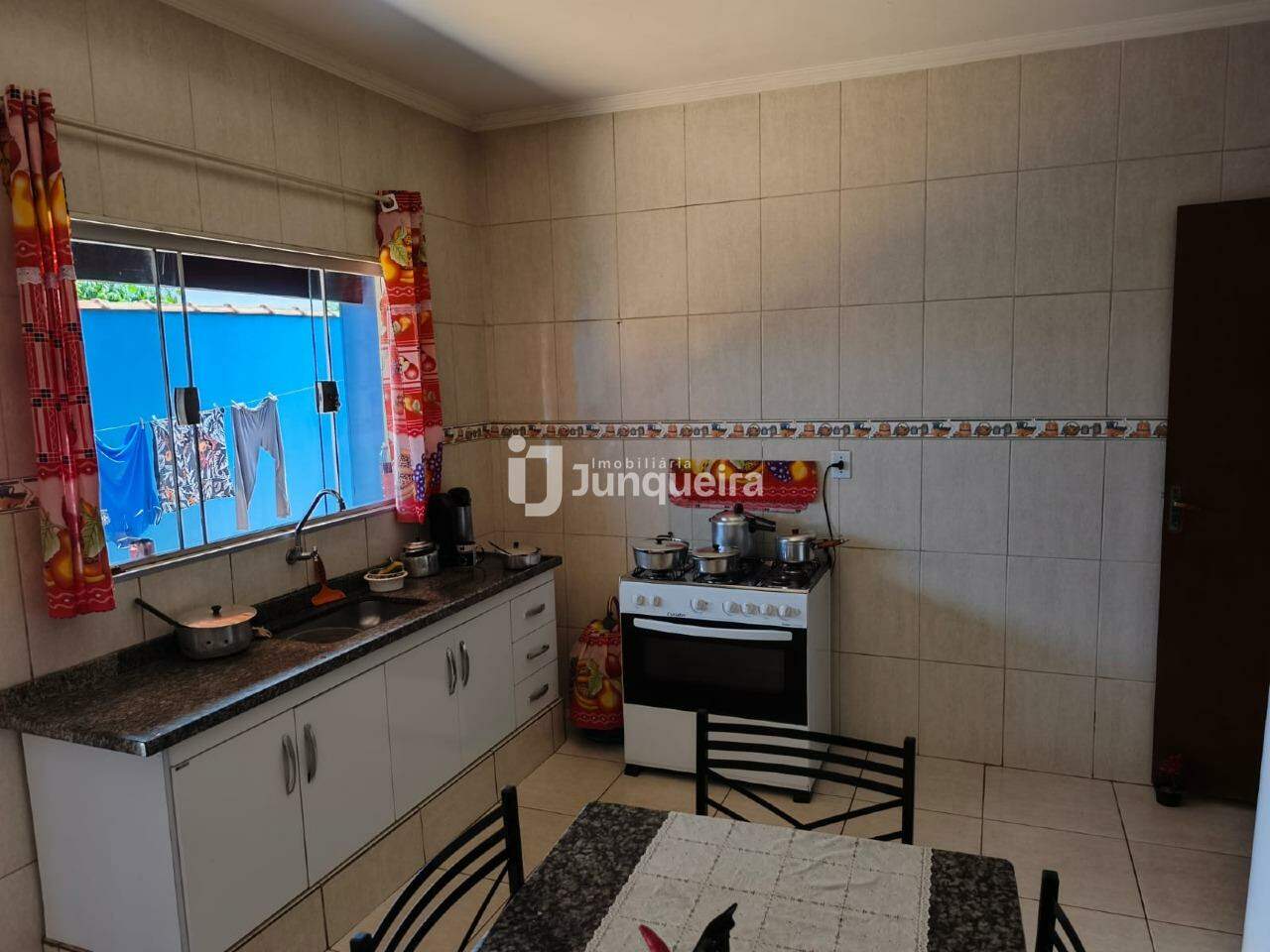 Casa à venda, 3 quartos, sendo 1 suíte, 2 vagas, no bairro Residencial Bom Jardim em Rio das Pedras - SP