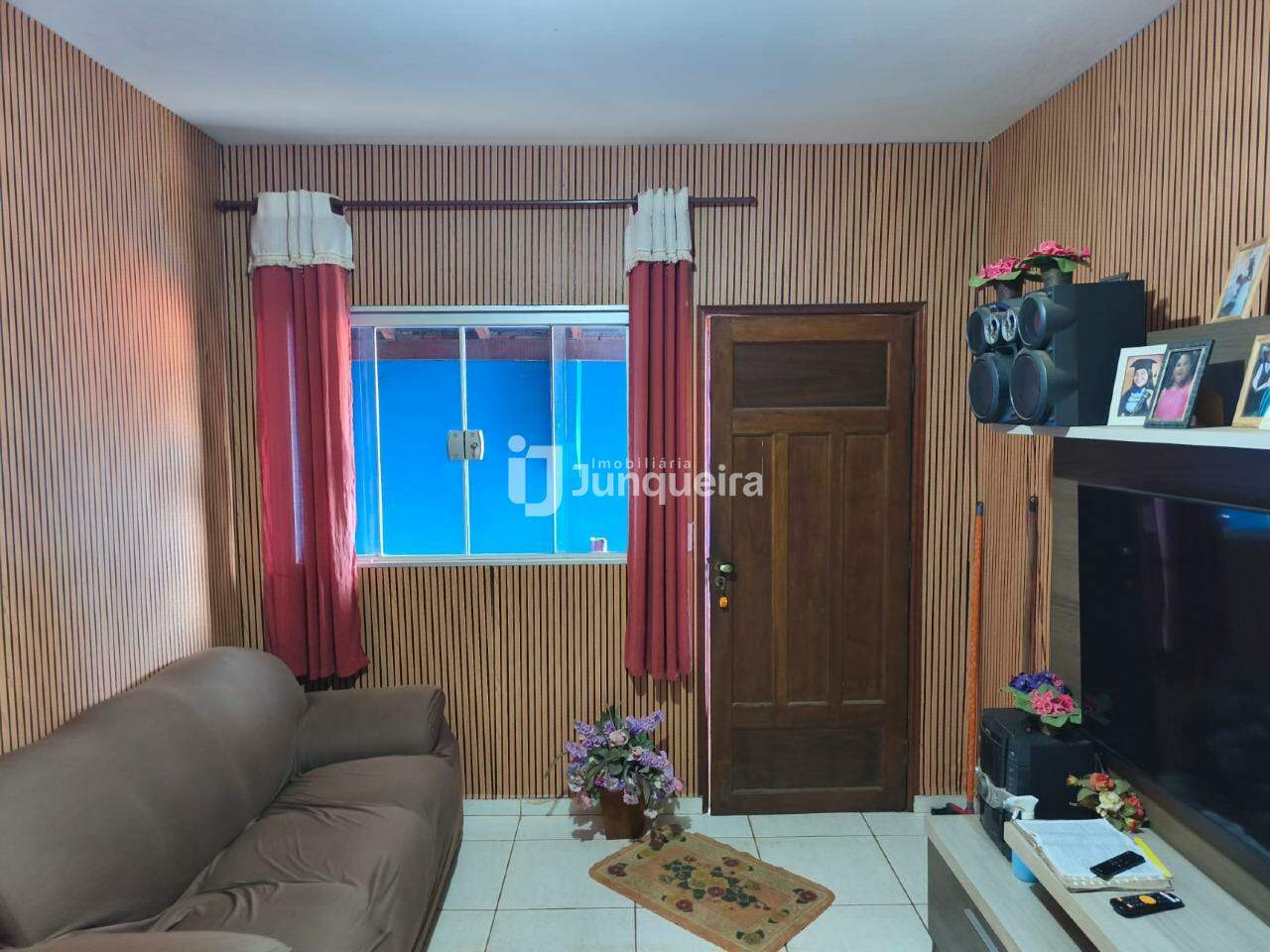Casa à venda, 3 quartos, sendo 1 suíte, 2 vagas, no bairro Residencial Bom Jardim em Rio das Pedras - SP