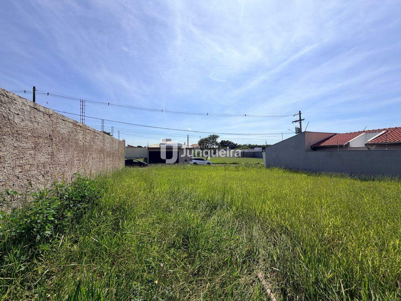 Terreno à venda, no bairro Santa Terezinha em Piracicaba - SP