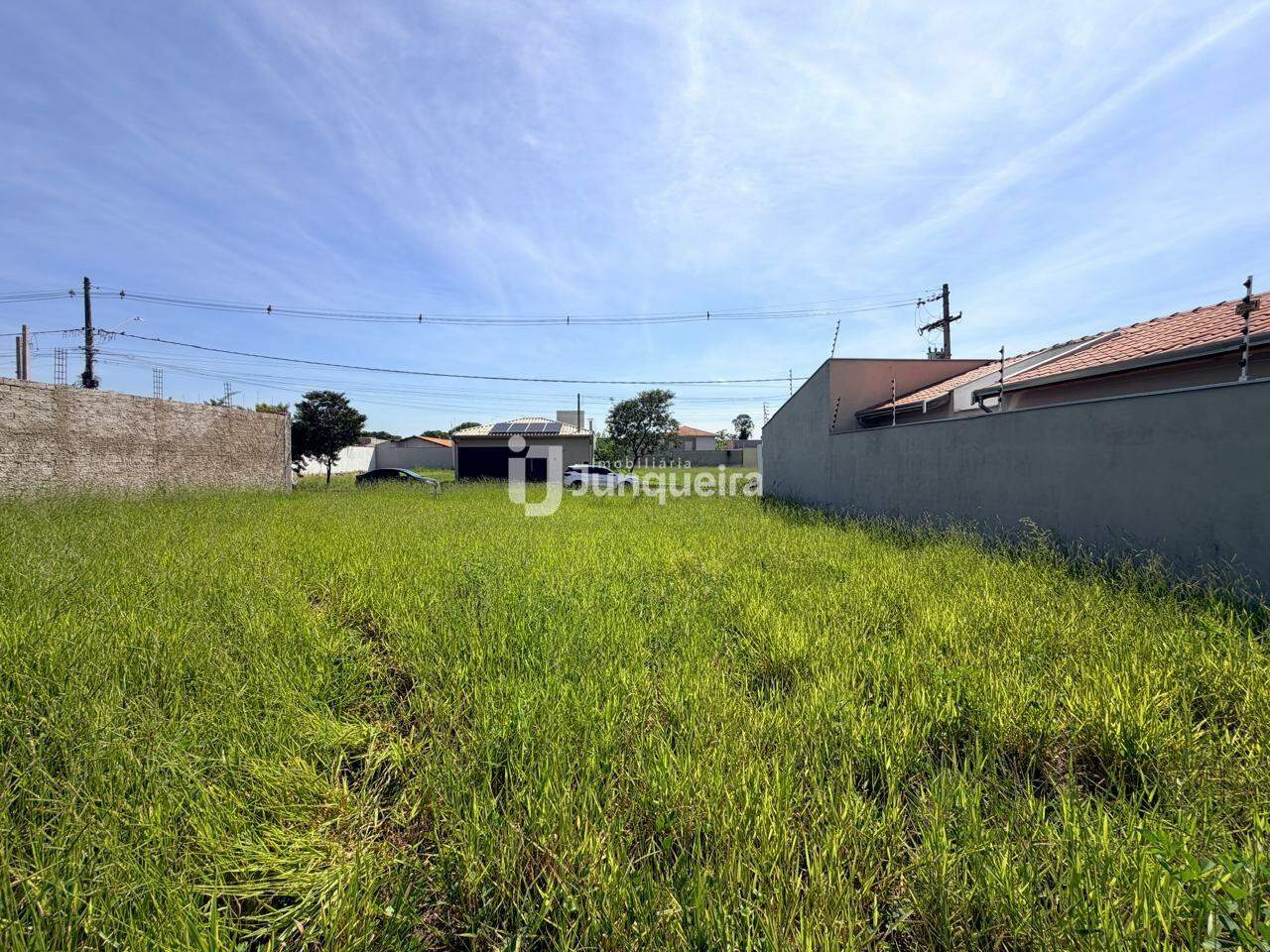 Terreno à venda, no bairro Parque Santa Terezinha em Piracicaba - SP