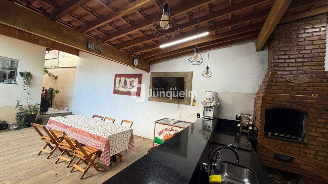 Casa à venda, 3 quartos, sendo 1 suíte, 2 vagas, no bairro Parque Conceição em Piracicaba - SP