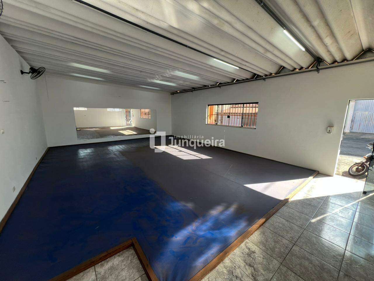Salão para alugar, 3 vagas, no bairro Higienópolis em Piracicaba - SP
