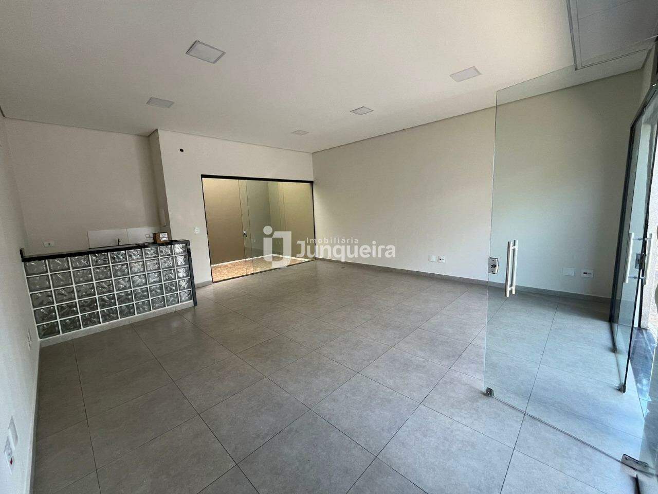 Salão para alugar, no bairro Centro em Piracicaba - SP