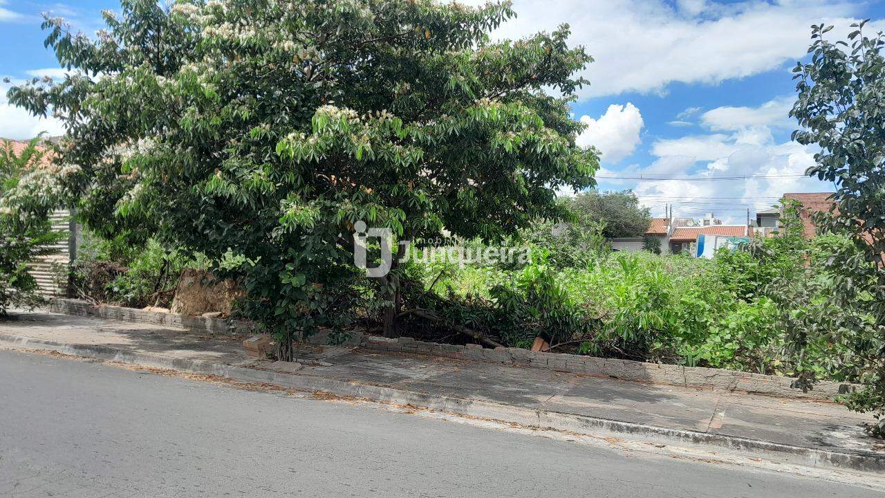 Terreno à venda, no bairro Parque Conceição II em Piracicaba - SP