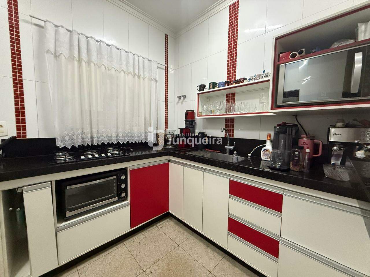 Casa à venda, 2 quartos, sendo 2 suítes, 2 vagas, no bairro Água Branca em Piracicaba - SP