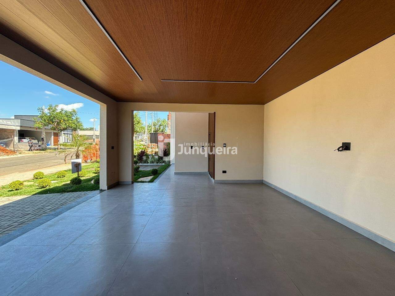 Casa em Condomínio à venda no Quinta do Engenho, 3 quartos, sendo 1 suíte, 4 vagas, no bairro Residencial Fazenda Pinheirinho em Rio das Pedras - SP