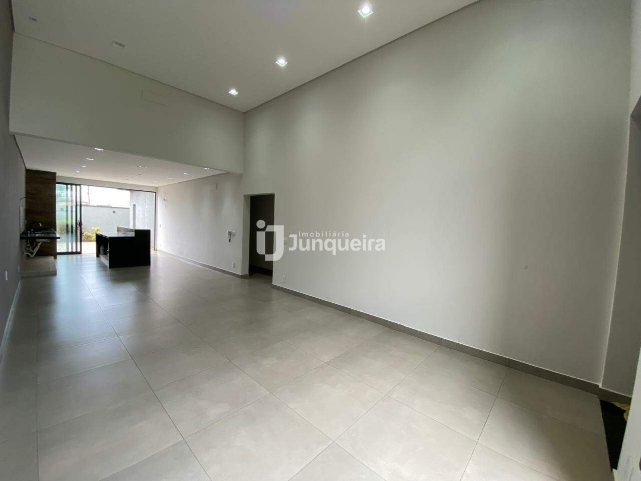 Casa em Condomínio à venda no Reserva Jardins , 3 quartos, sendo 1 suíte, 2 vagas, no bairro Condomínio Reserva Jardins em Piracicaba - SP