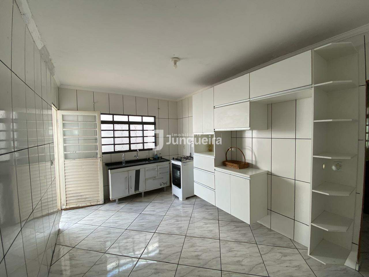 Casa à venda, 3 quartos, 2 vagas, no bairro Parque Residencial Monte Rey III em Piracicaba - SP