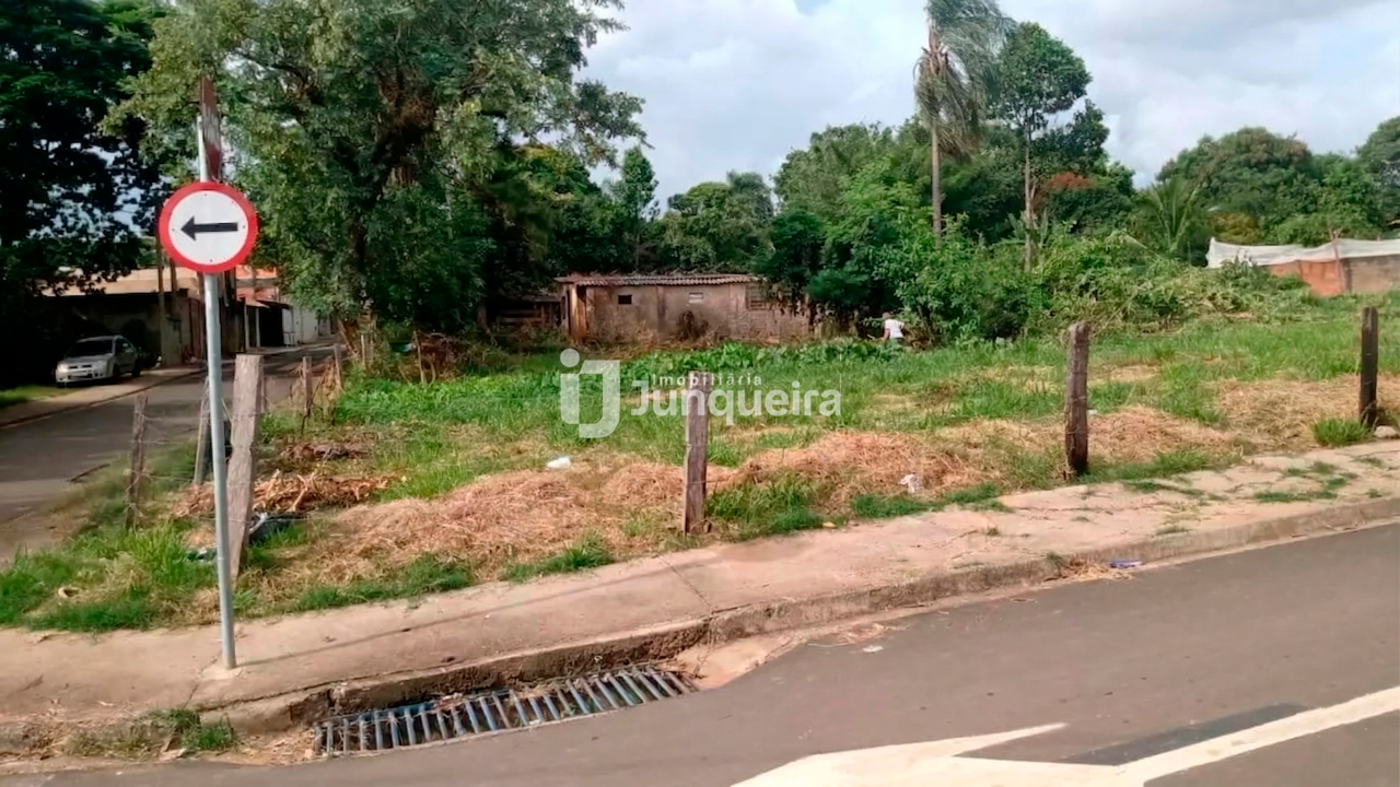 Terreno para alugar, no bairro Dois Córregos em Piracicaba - SP