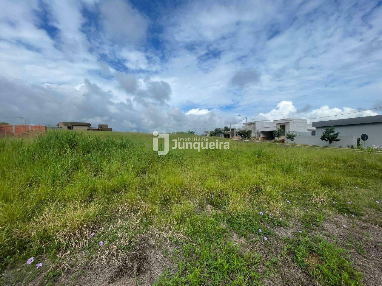 Terreno em Condomínio à venda no Belmonte, no bairro Belmonte em Piracicaba - SP