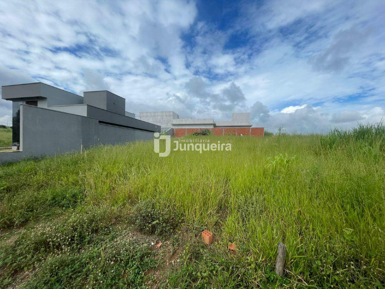 Terreno em Condomínio à venda no Belmonte, no bairro Belmonte em Piracicaba - SP