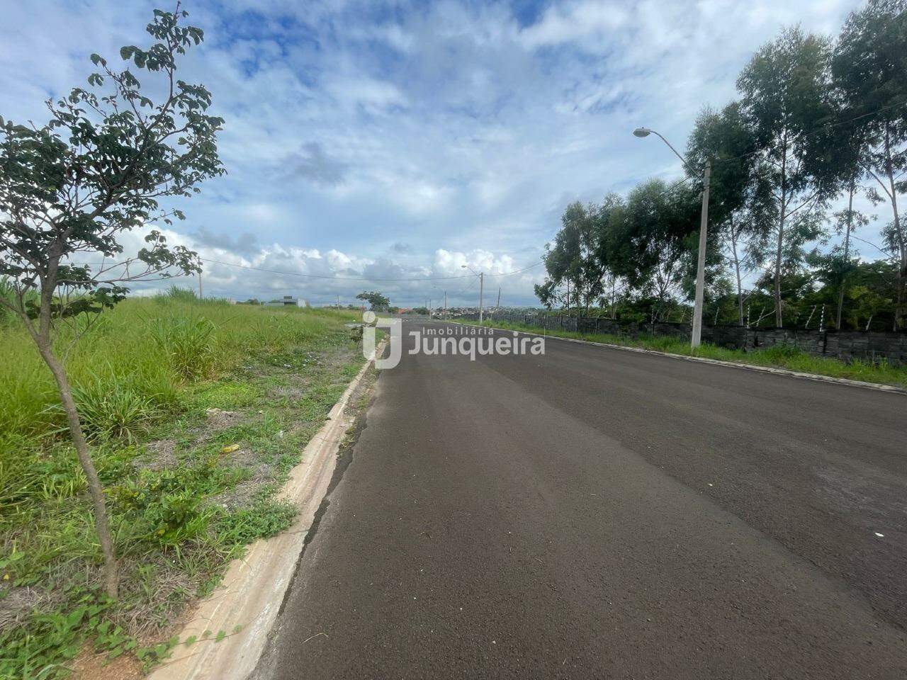 Terreno em Condomínio à venda no Belmonte, no bairro Belmonte em Piracicaba - SP