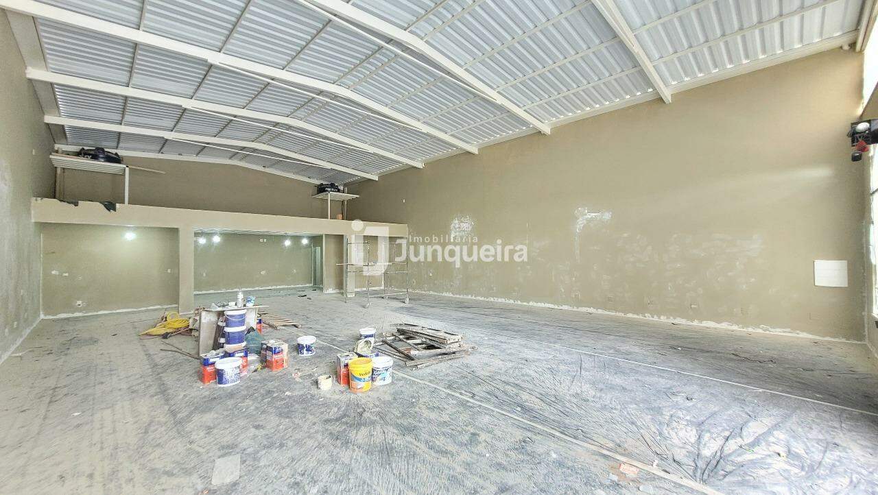 Salão para alugar, 6 vagas, no bairro Vila Independência em Piracicaba - SP