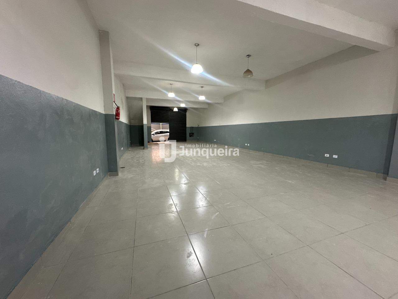 Salão para alugar, no bairro Água Branca em Piracicaba - SP