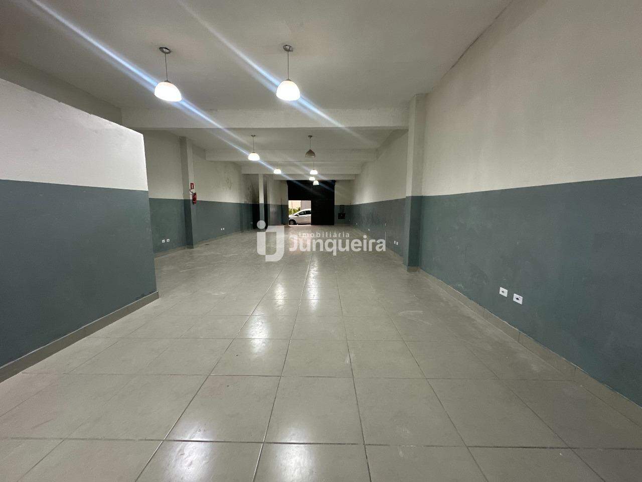 Salão para alugar, no bairro Água Branca em Piracicaba - SP