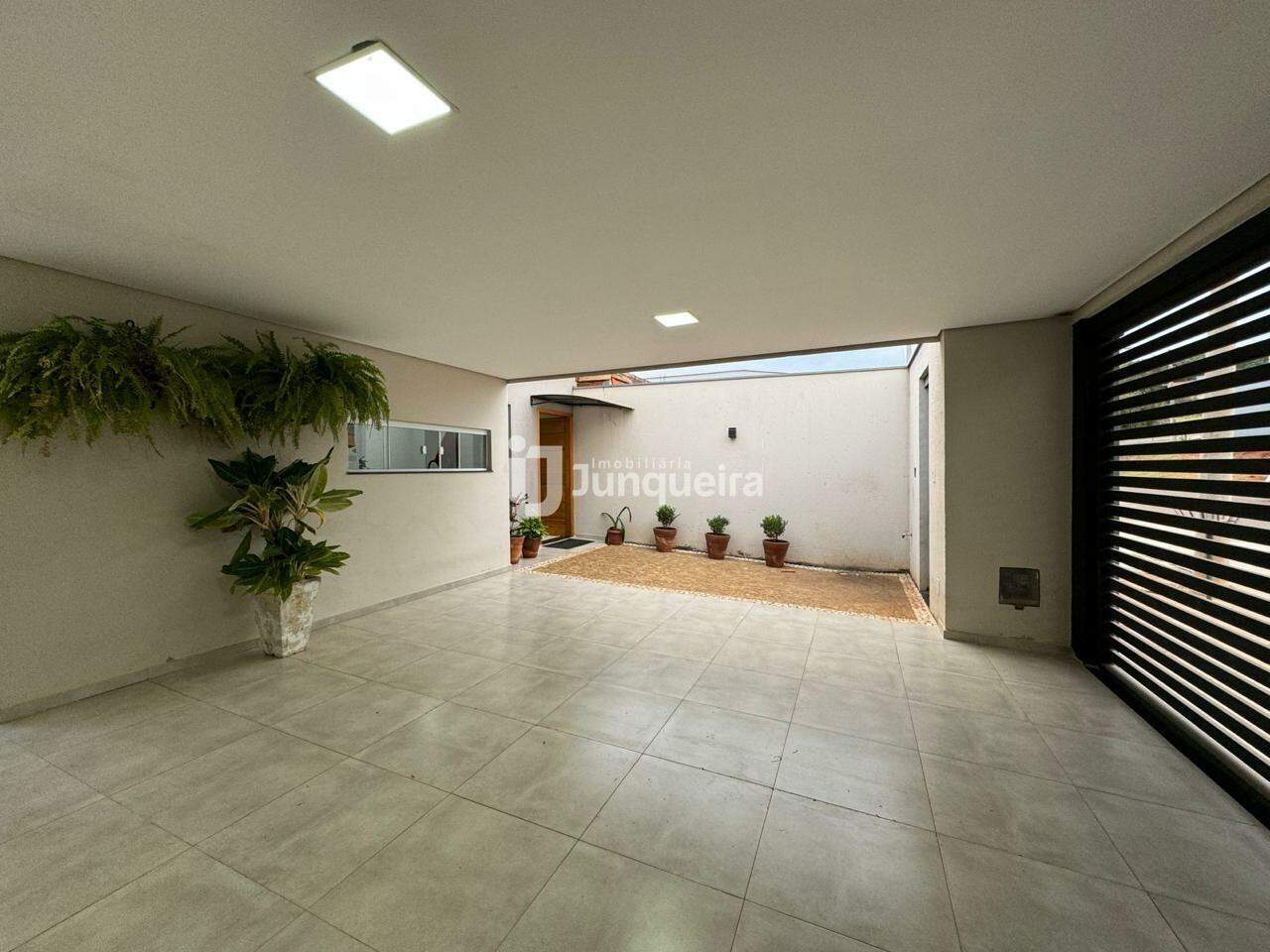 Casa à venda, 3 quartos, sendo 1 suíte, 2 vagas, no bairro Campos Do Conde em Piracicaba - SP