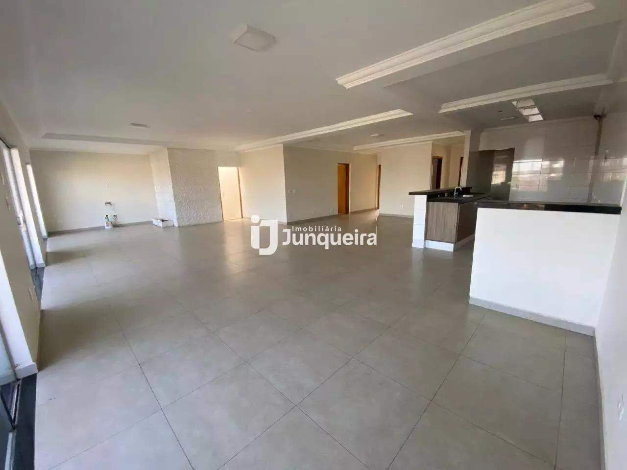 Casa Comercial para alugar, 3 quartos, sendo 1 suíte, 2 vagas, no bairro Santa Terezinha em Piracicaba - SP