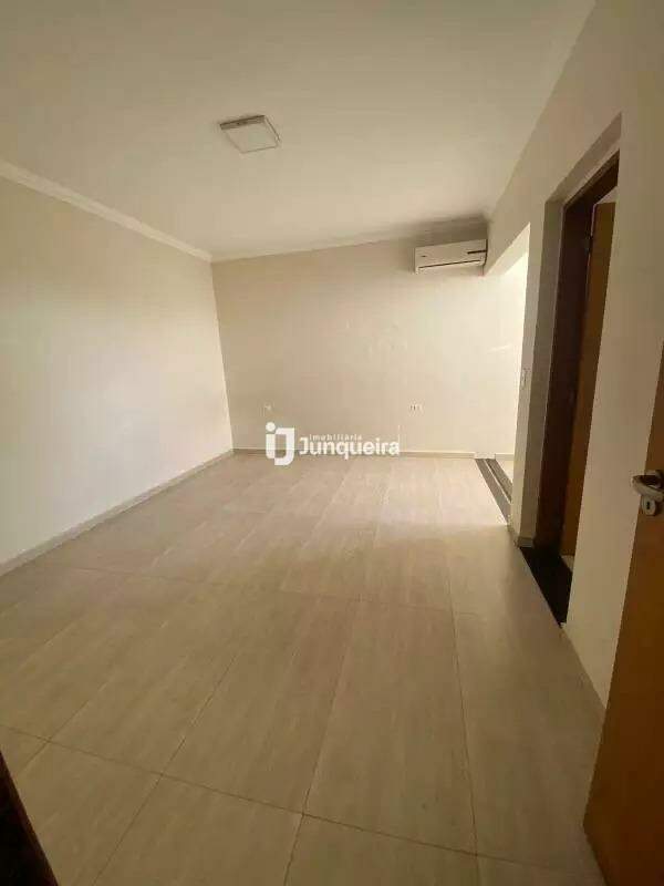 Casa Comercial para alugar, 3 quartos, sendo 1 suíte, 2 vagas, no bairro Santa Terezinha em Piracicaba - SP