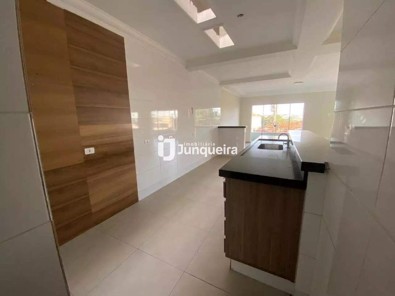 Casa Comercial para alugar, 3 quartos, sendo 1 suíte, 2 vagas, no bairro Santa Terezinha em Piracicaba - SP