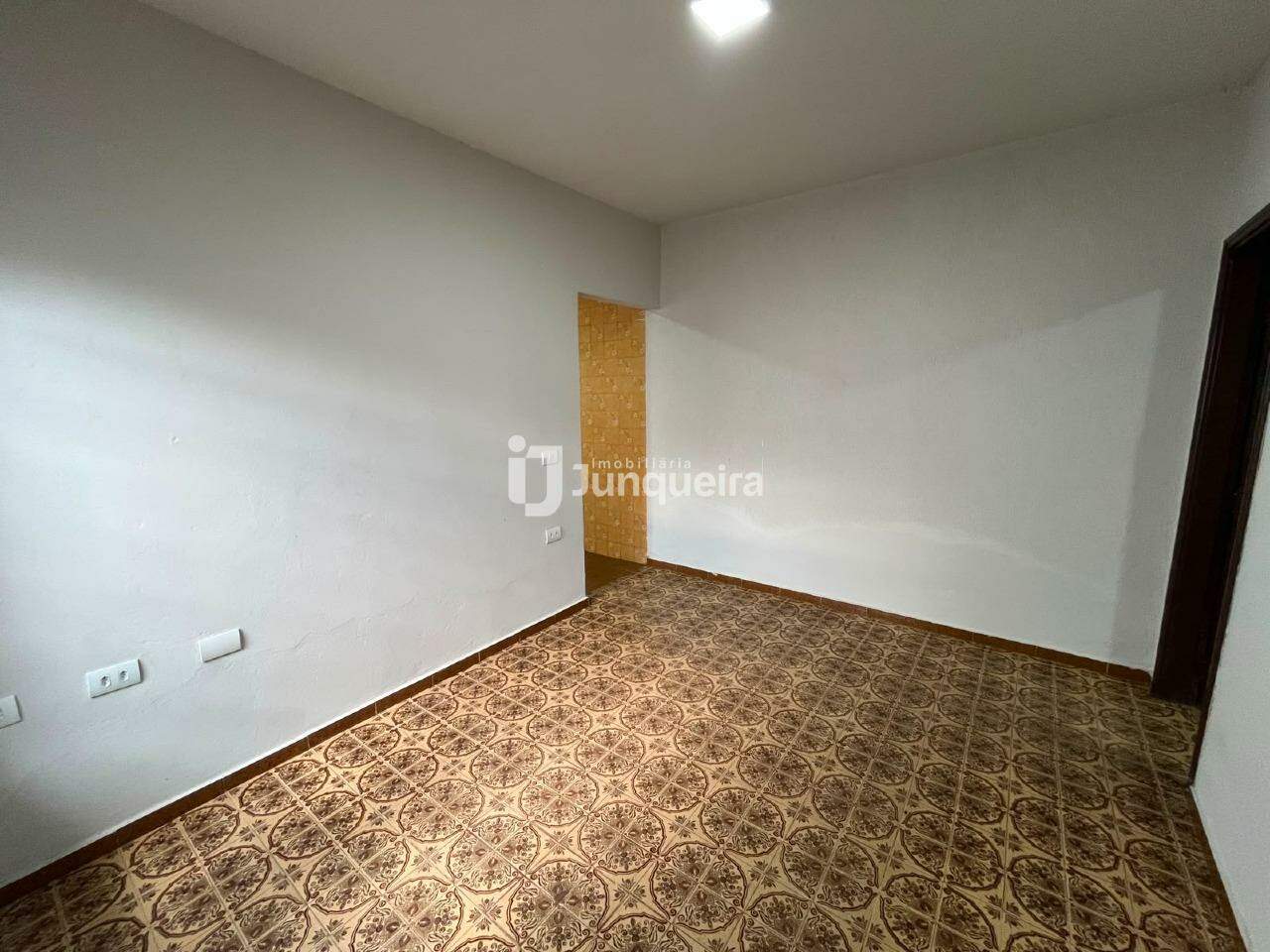 Casa para alugar, 2 quartos, no bairro Jaraguá em Piracicaba - SP