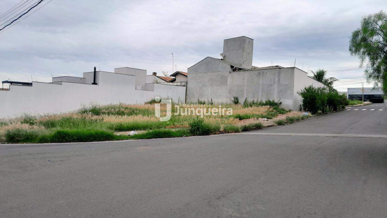 Terreno à venda, no bairro Terra Nova em Piracicaba - SP
