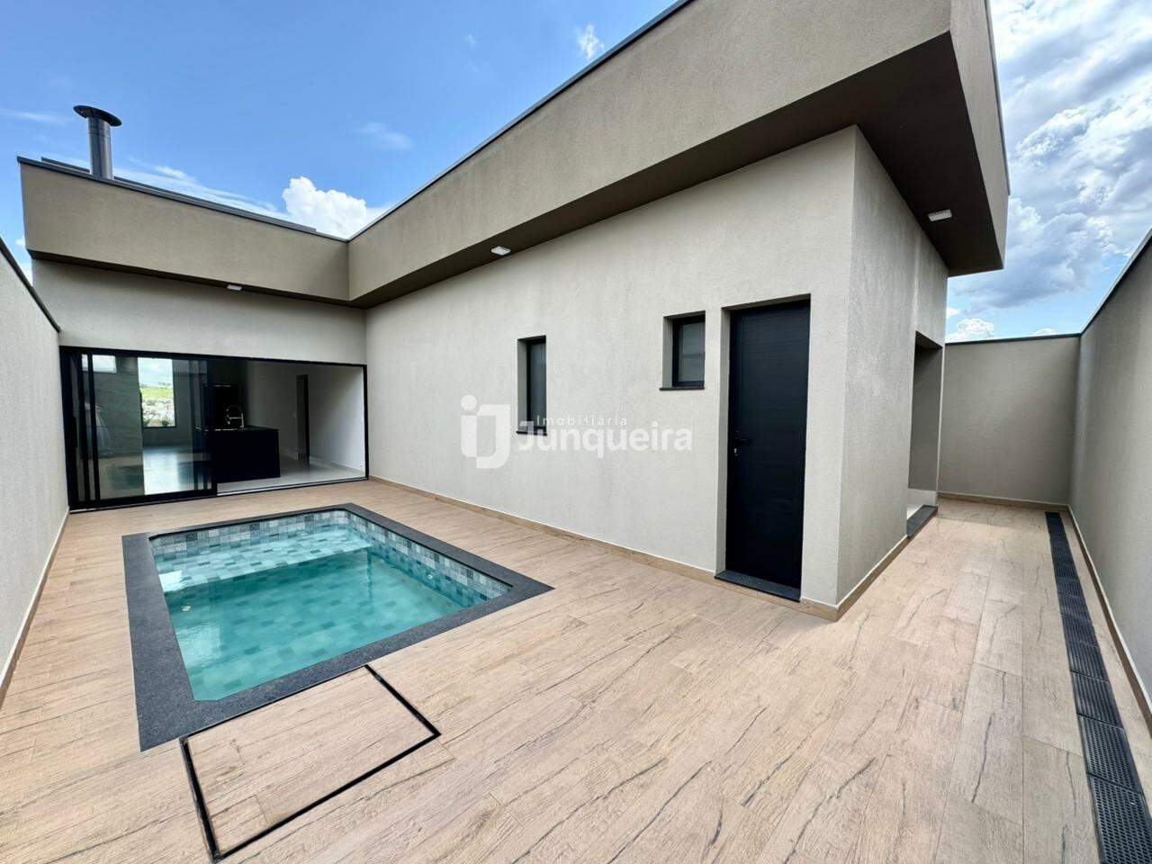 Casa em Condomínio à venda no Canadá Residencial, 3 quartos, sendo 2 suítes, 2 vagas, no bairro Canadá Residencial em Piracicaba - SP