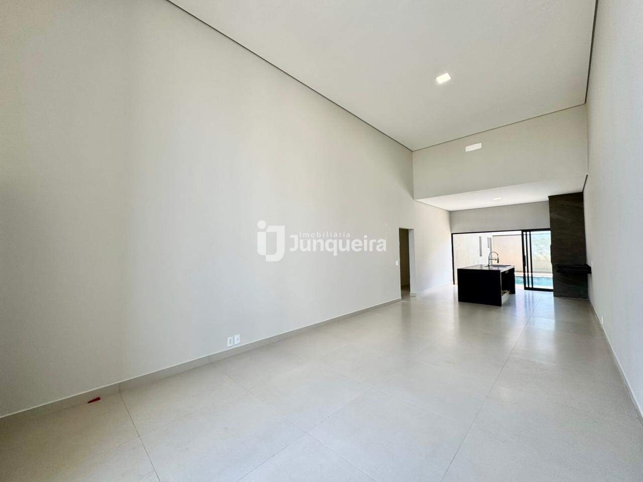 Casa em Condomínio à venda no Canadá Residencial, 3 quartos, sendo 2 suítes, 2 vagas, no bairro Canadá Residencial em Piracicaba - SP