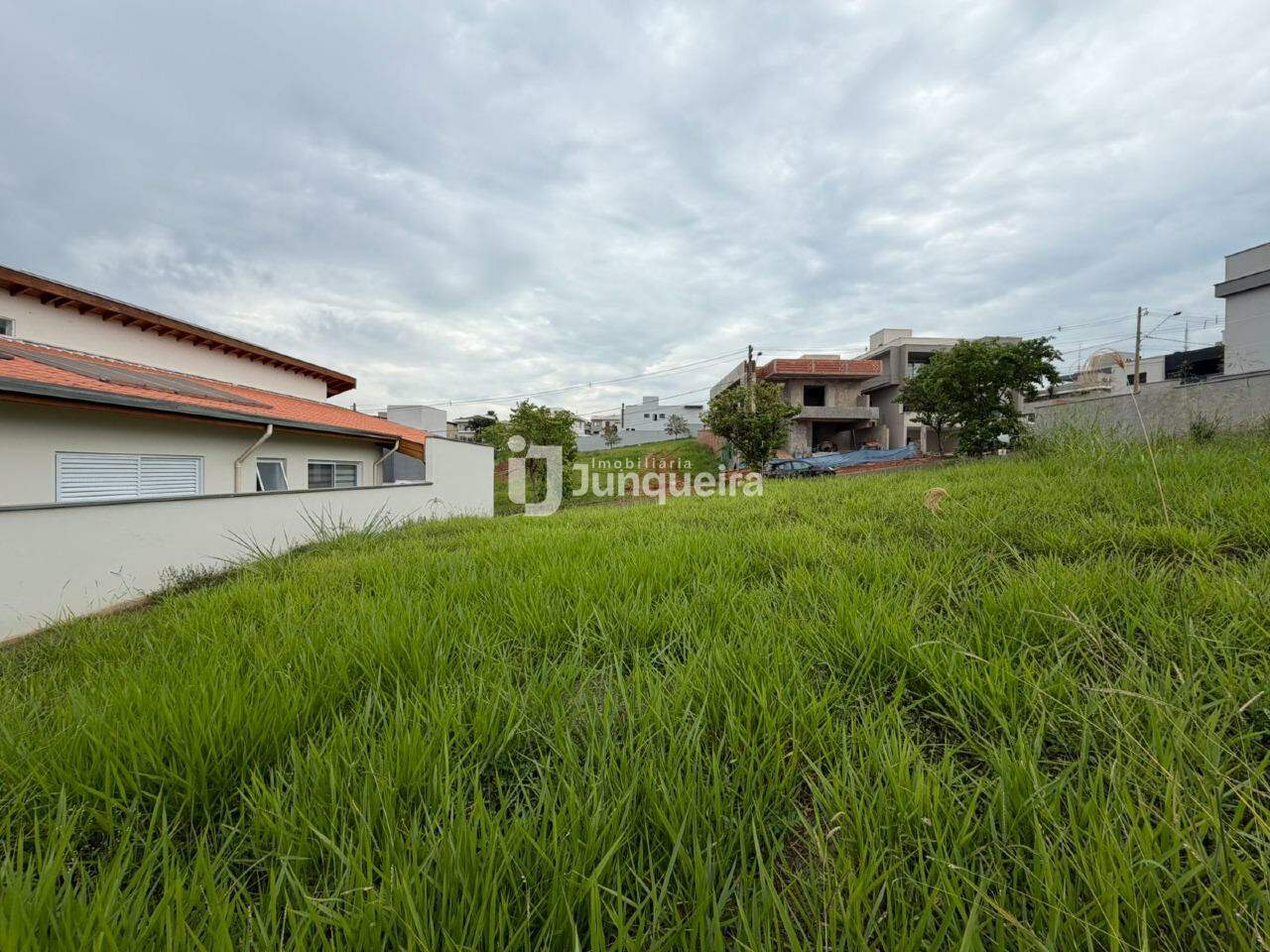Terreno em Condomínio à venda no Villa D'Aquila, no bairro Villa D'áquila em Piracicaba - SP