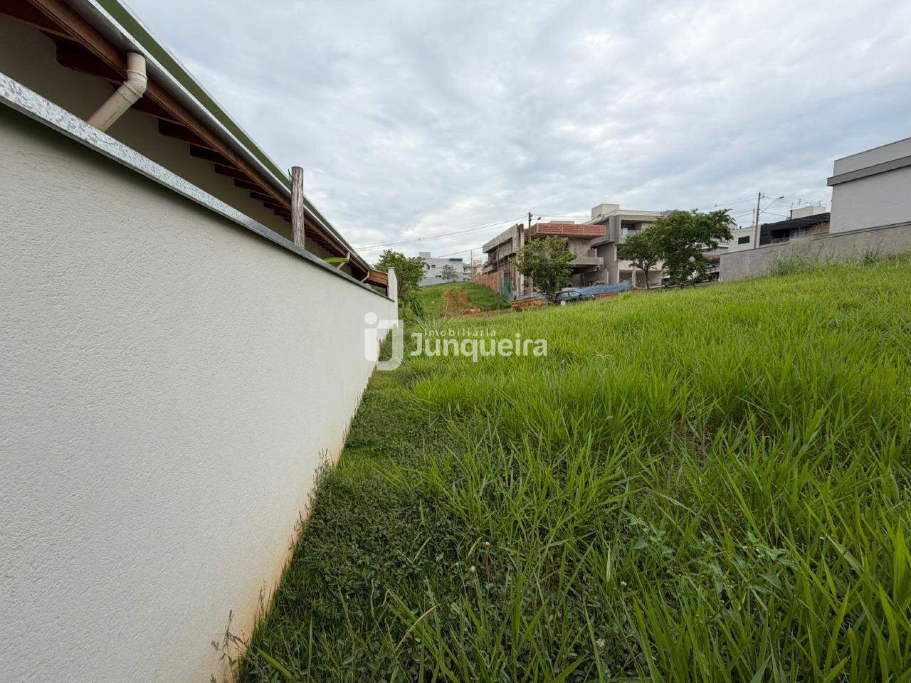 Terreno em Condomínio à venda no Villa D'Aquila, no bairro Villa D'áquila em Piracicaba - SP