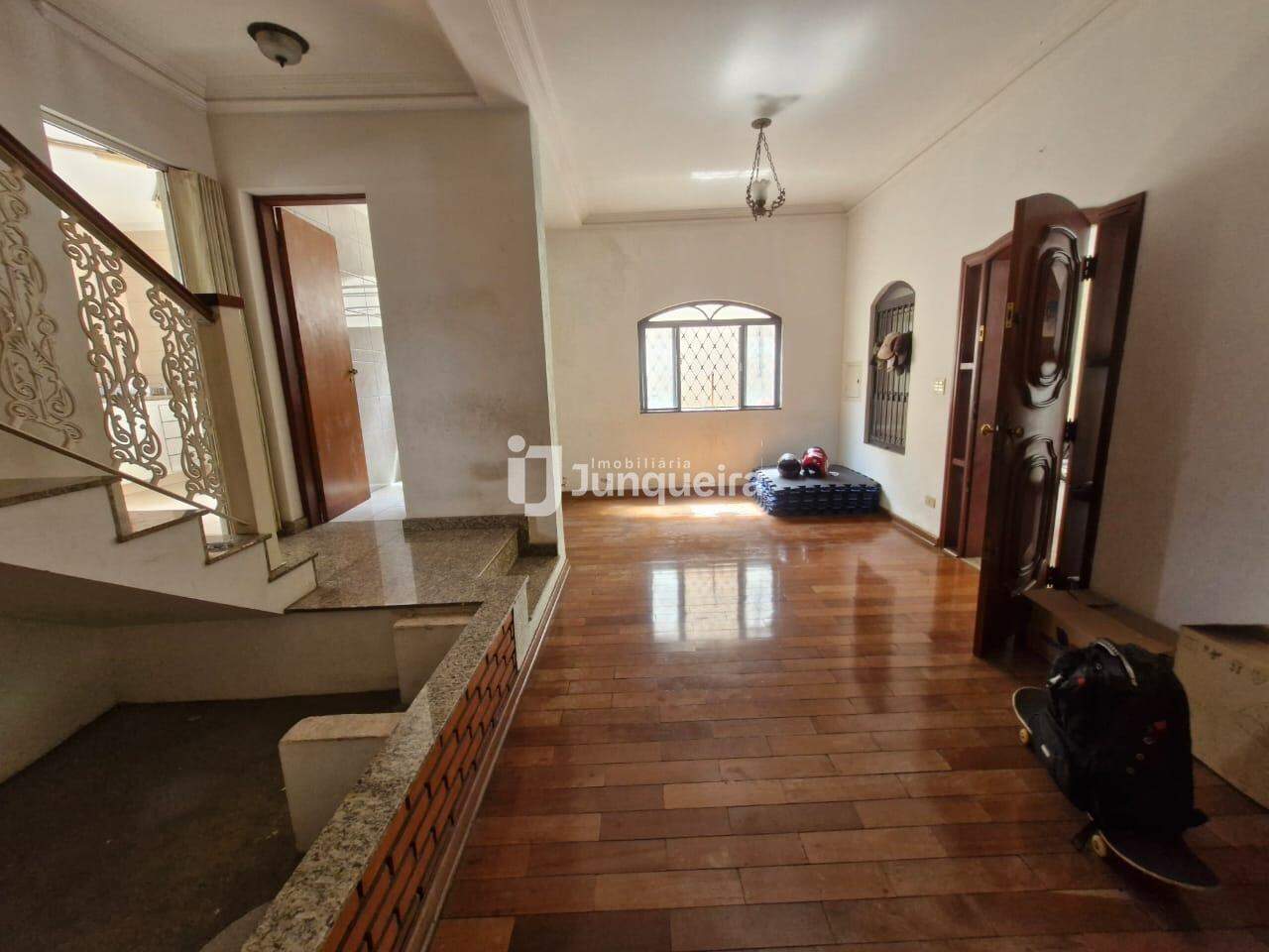 Casa à venda, 3 quartos, sendo 1 suíte, 3 vagas, no bairro Cidade Alta em Piracicaba - SP