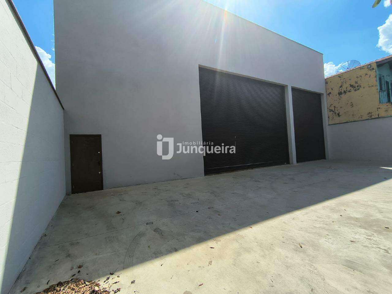 Galpão para alugar, 12 vagas, no bairro Castelinho em Piracicaba - SP