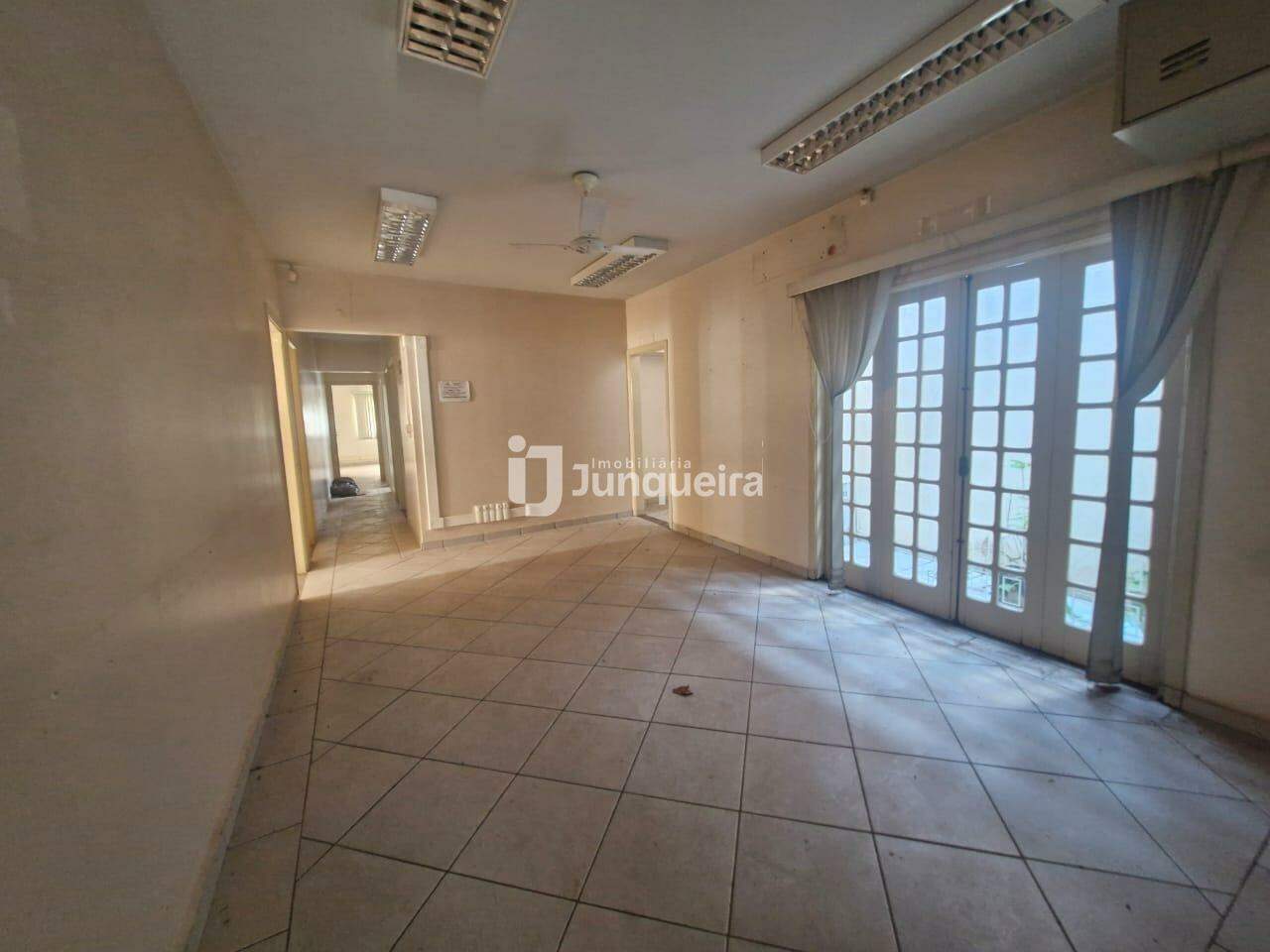 Casa Comercial à venda, no bairro Alemães em Piracicaba - SP