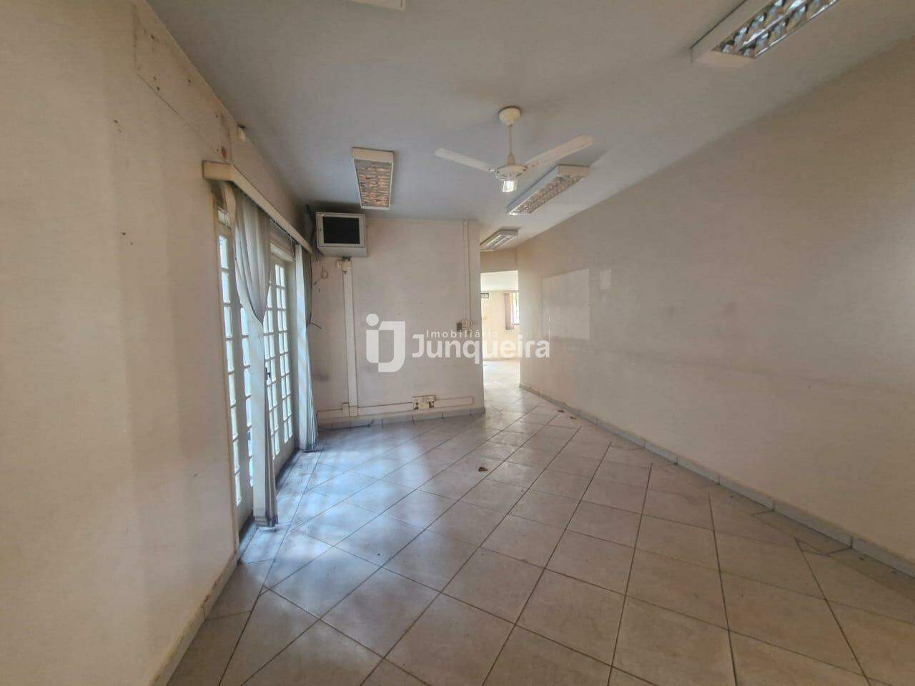 Casa Comercial à venda, no bairro Alemães em Piracicaba - SP