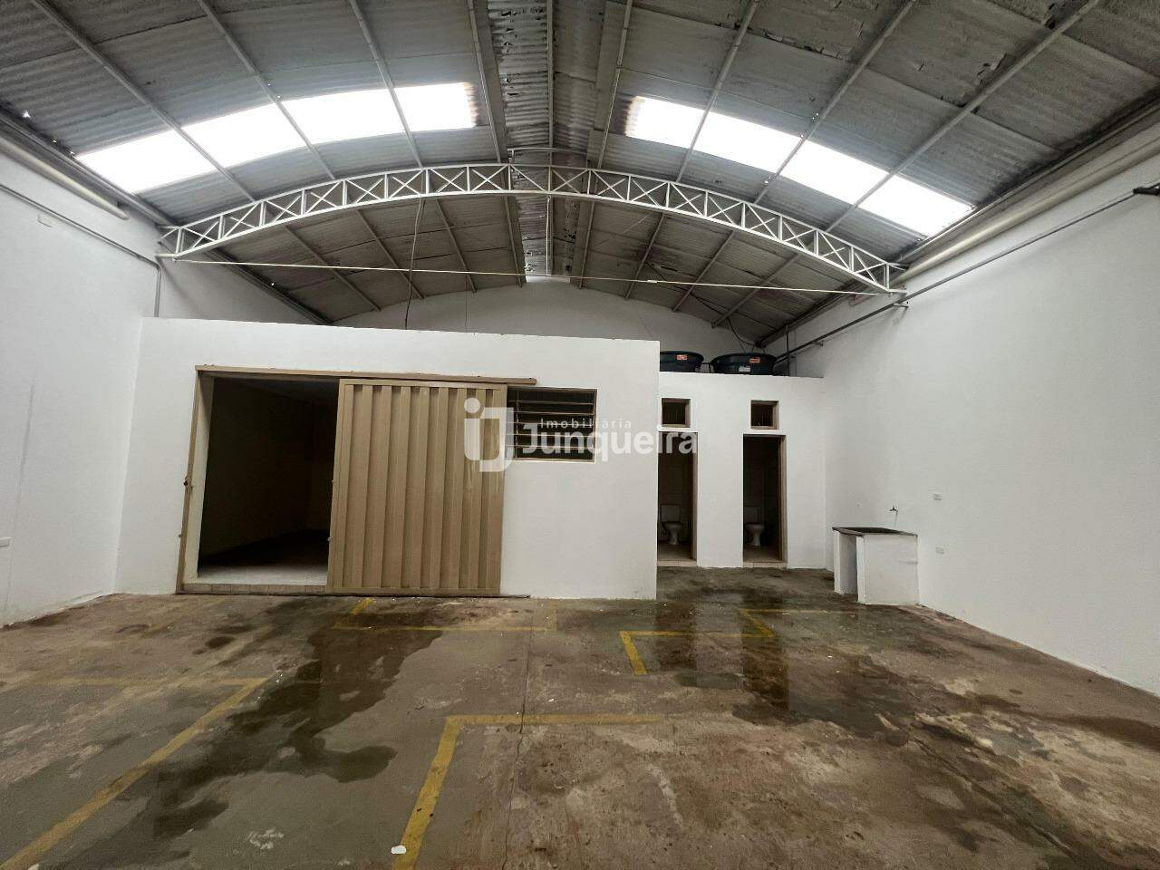 Galpão para alugar, no bairro Jardim Caxambu em Piracicaba - SP