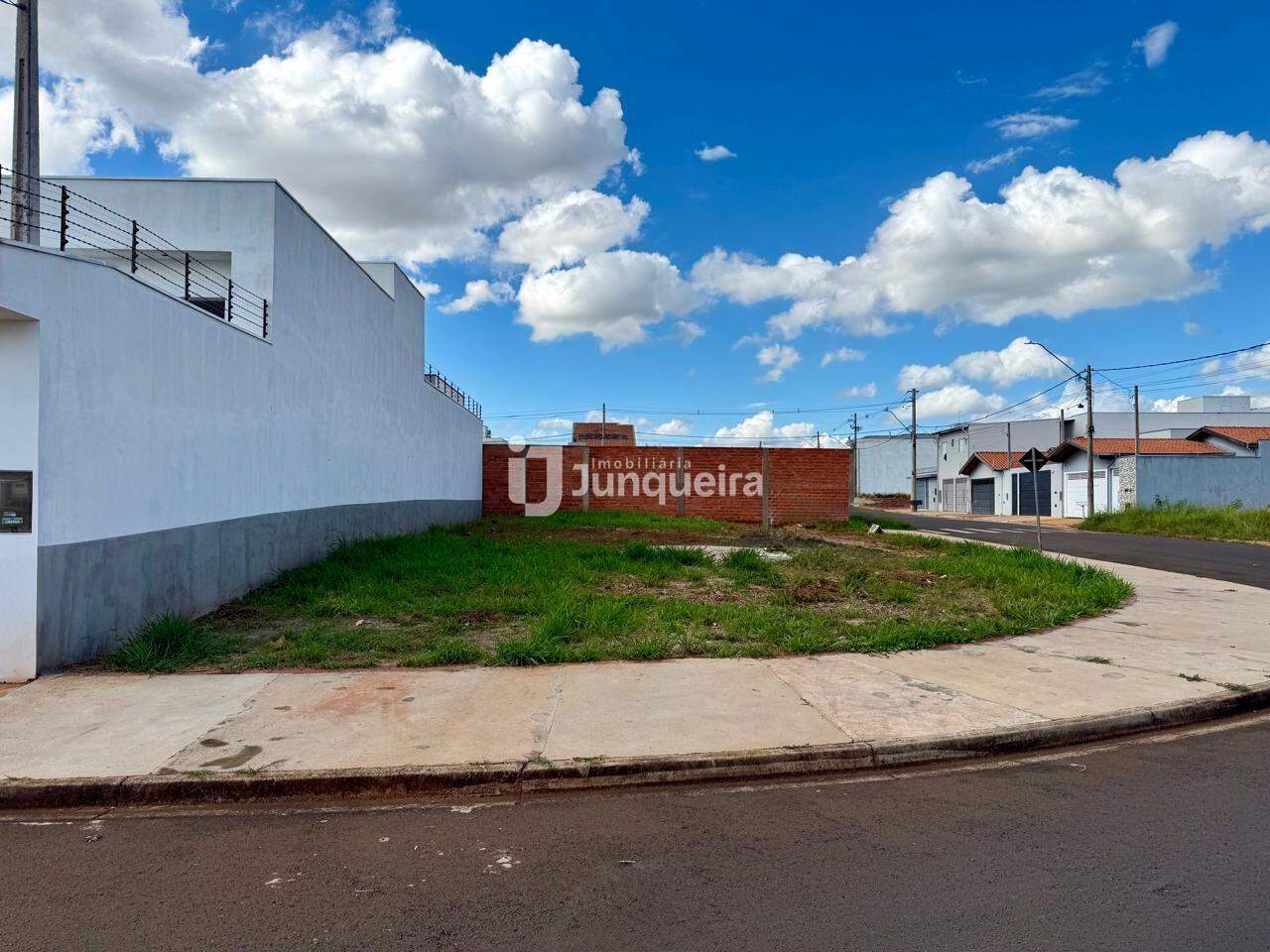Terreno à venda, no bairro Campestre em Piracicaba - SP
