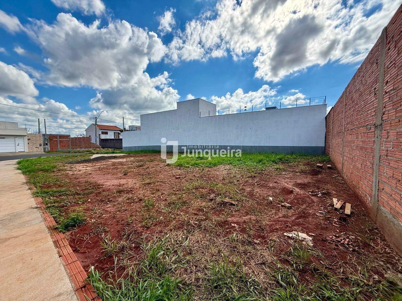 Terreno à venda, no bairro Campestre em Piracicaba - SP