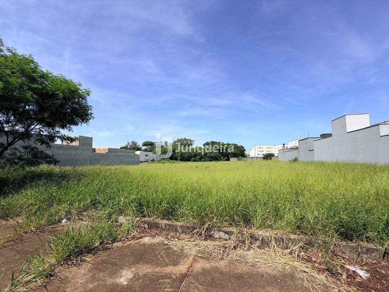 Terreno à venda, no bairro Santa Terezinha em Piracicaba - SP